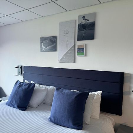 The Bolton Stadium Hotel, A Member Of Radisson Individuals Exteriör bild