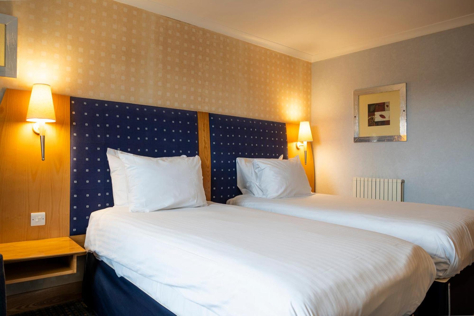 The Bolton Stadium Hotel, A Member Of Radisson Individuals Exteriör bild