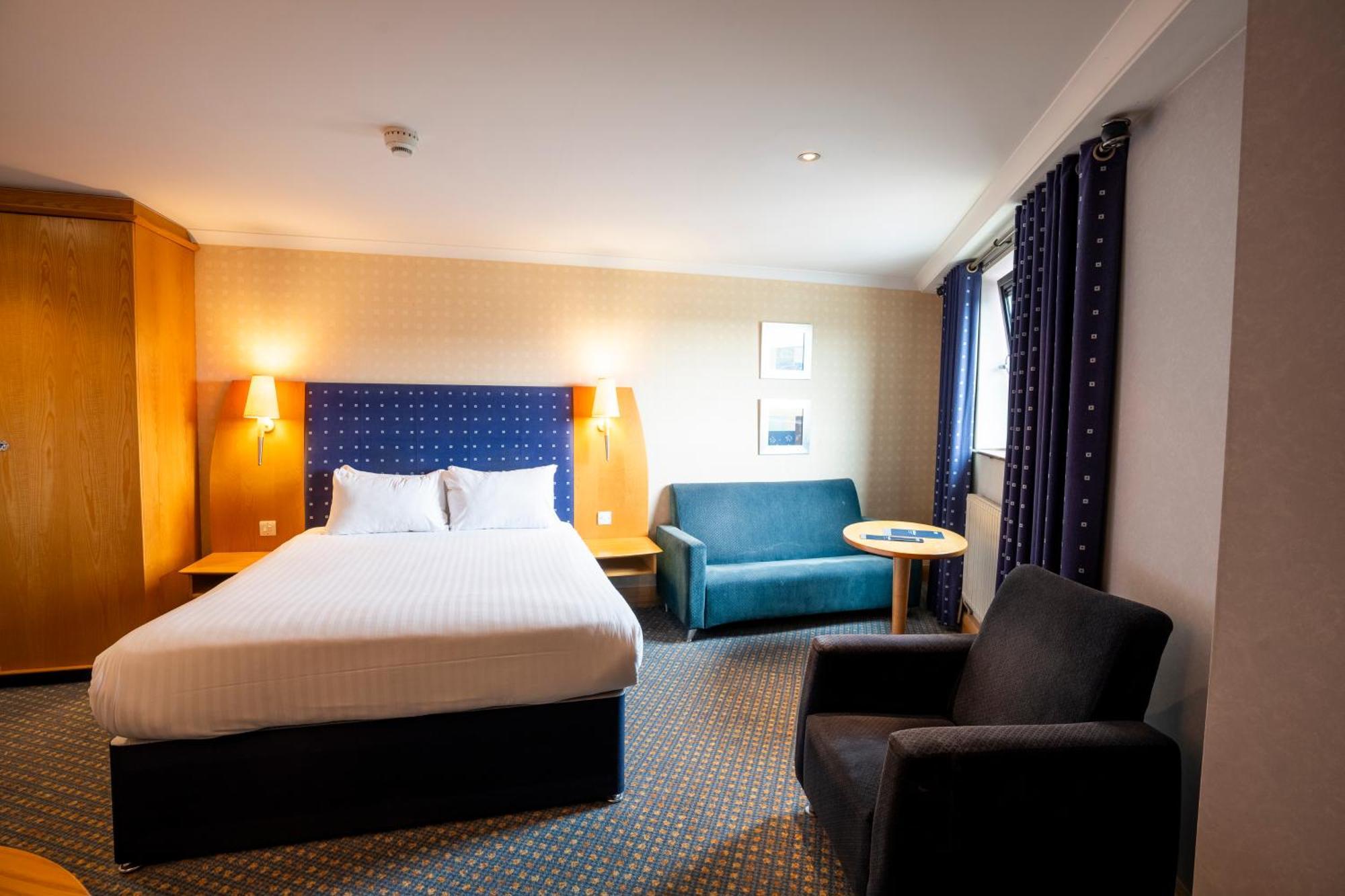 The Bolton Stadium Hotel, A Member Of Radisson Individuals Exteriör bild