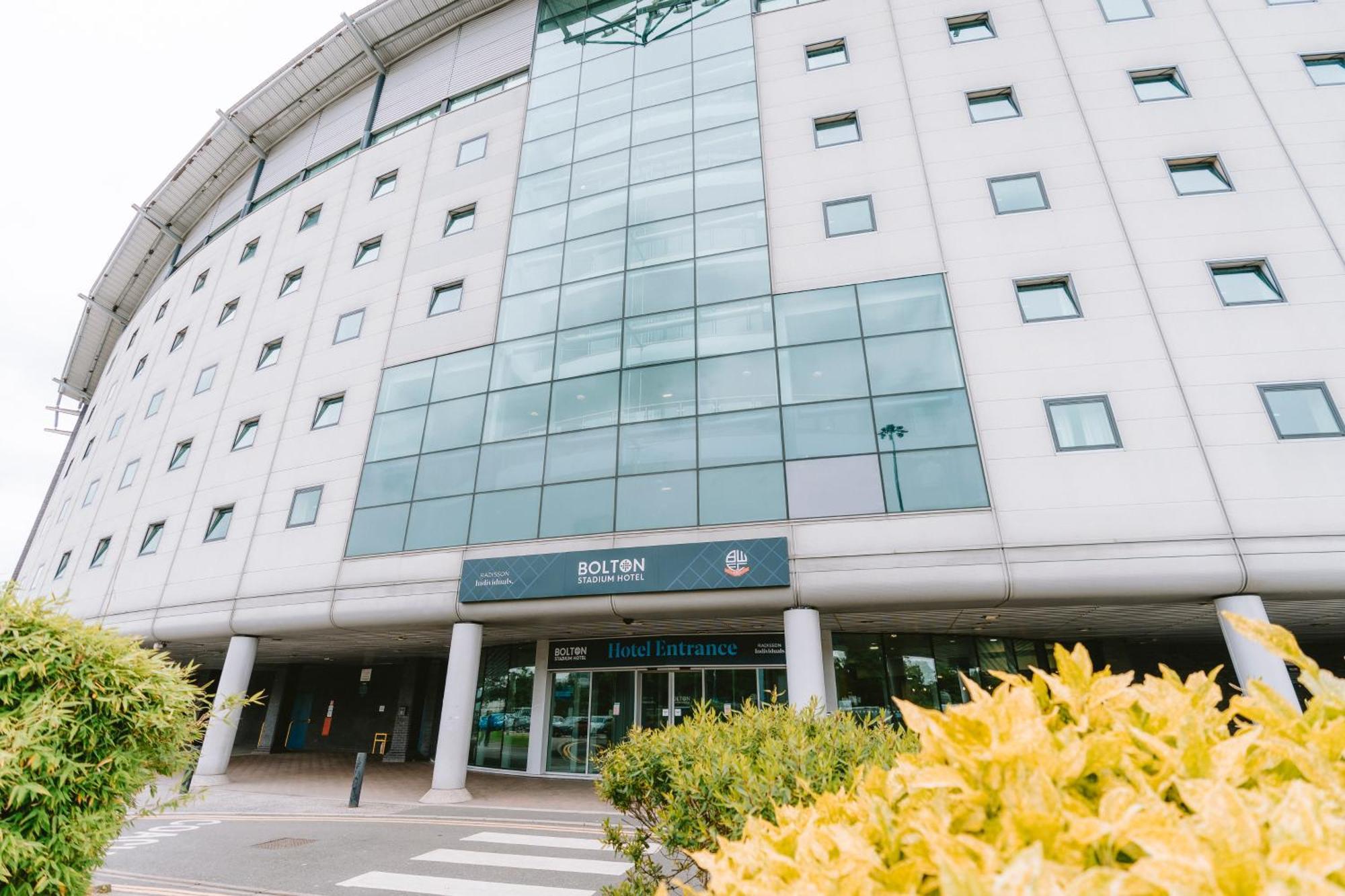 The Bolton Stadium Hotel, A Member Of Radisson Individuals Exteriör bild