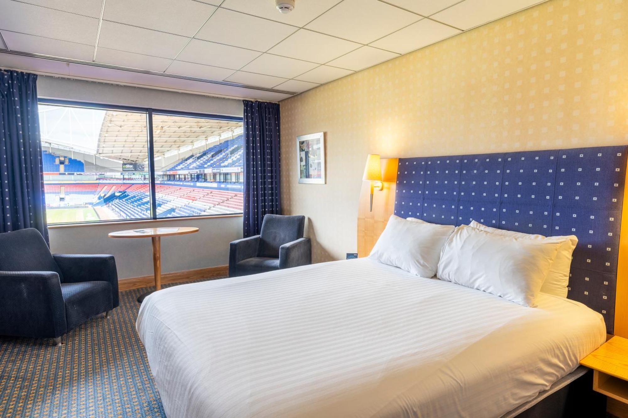 The Bolton Stadium Hotel, A Member Of Radisson Individuals Exteriör bild