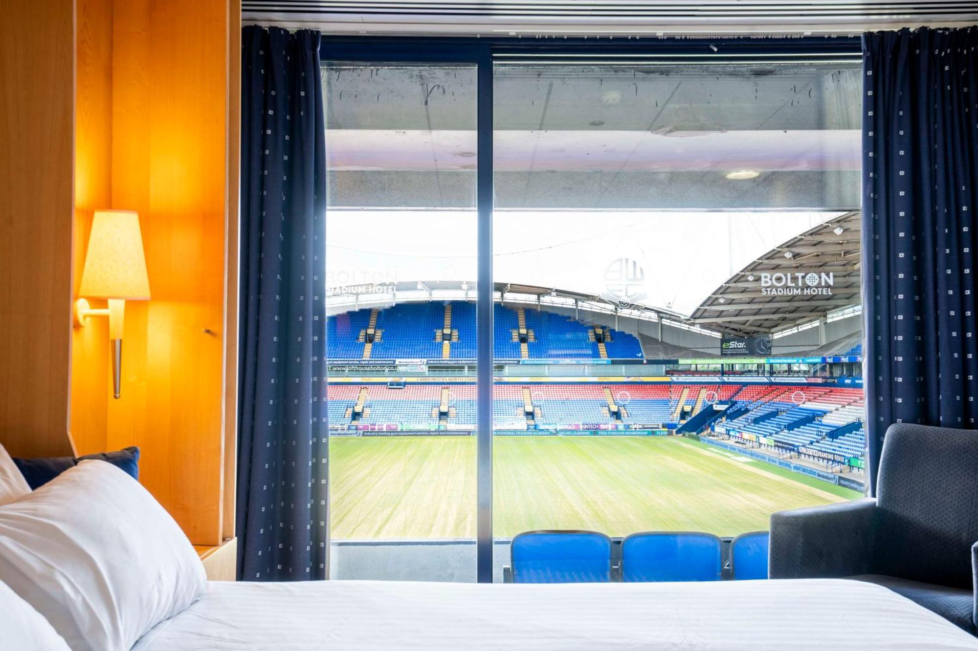 The Bolton Stadium Hotel, A Member Of Radisson Individuals Exteriör bild