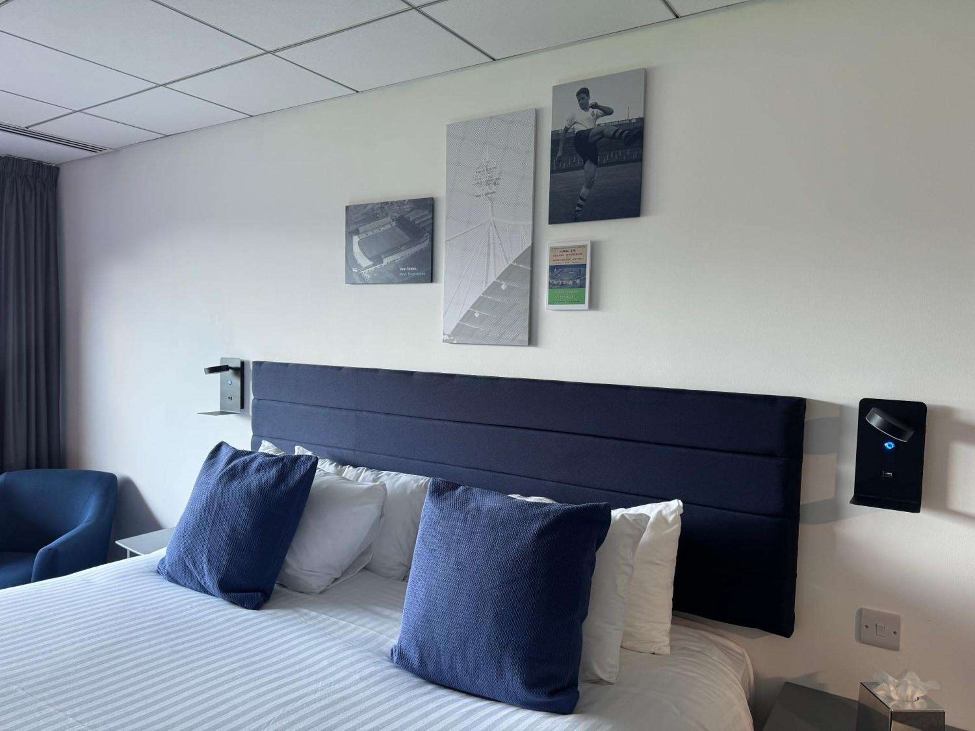 The Bolton Stadium Hotel, A Member Of Radisson Individuals Exteriör bild