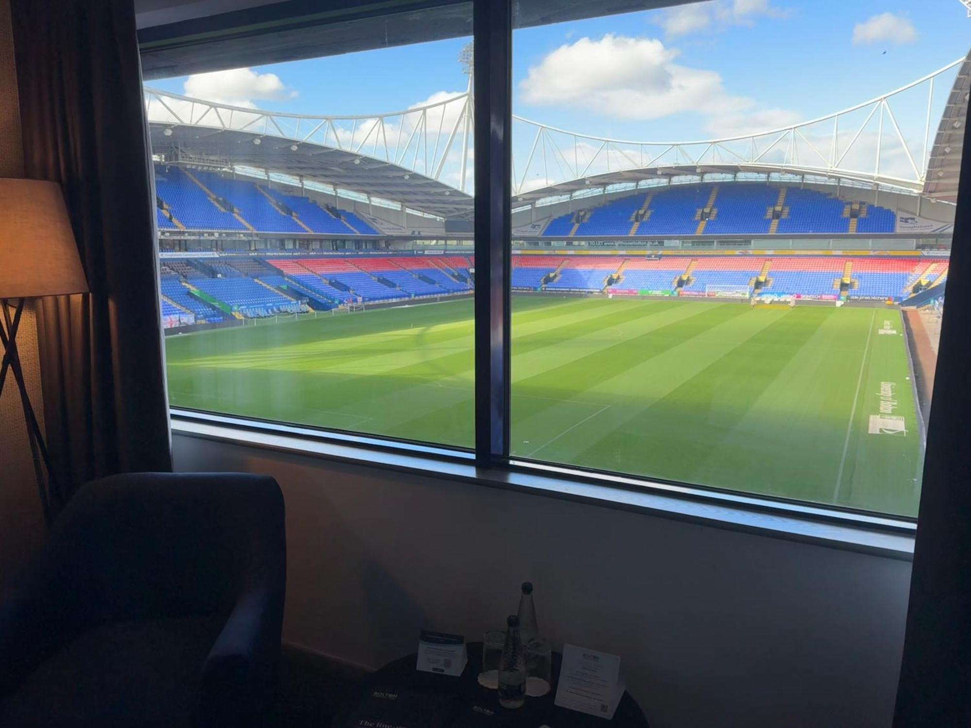 The Bolton Stadium Hotel, A Member Of Radisson Individuals Exteriör bild