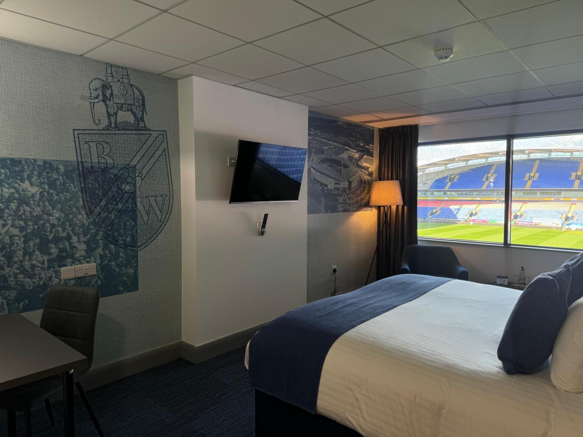 The Bolton Stadium Hotel, A Member Of Radisson Individuals Exteriör bild